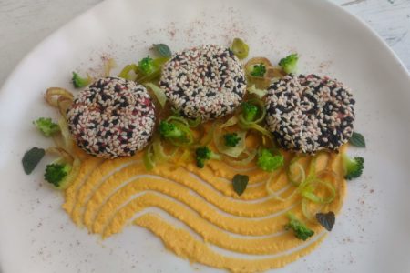 “MEATLESS MONDAY”:  BURGER DI CECI E BARBABIETOLA